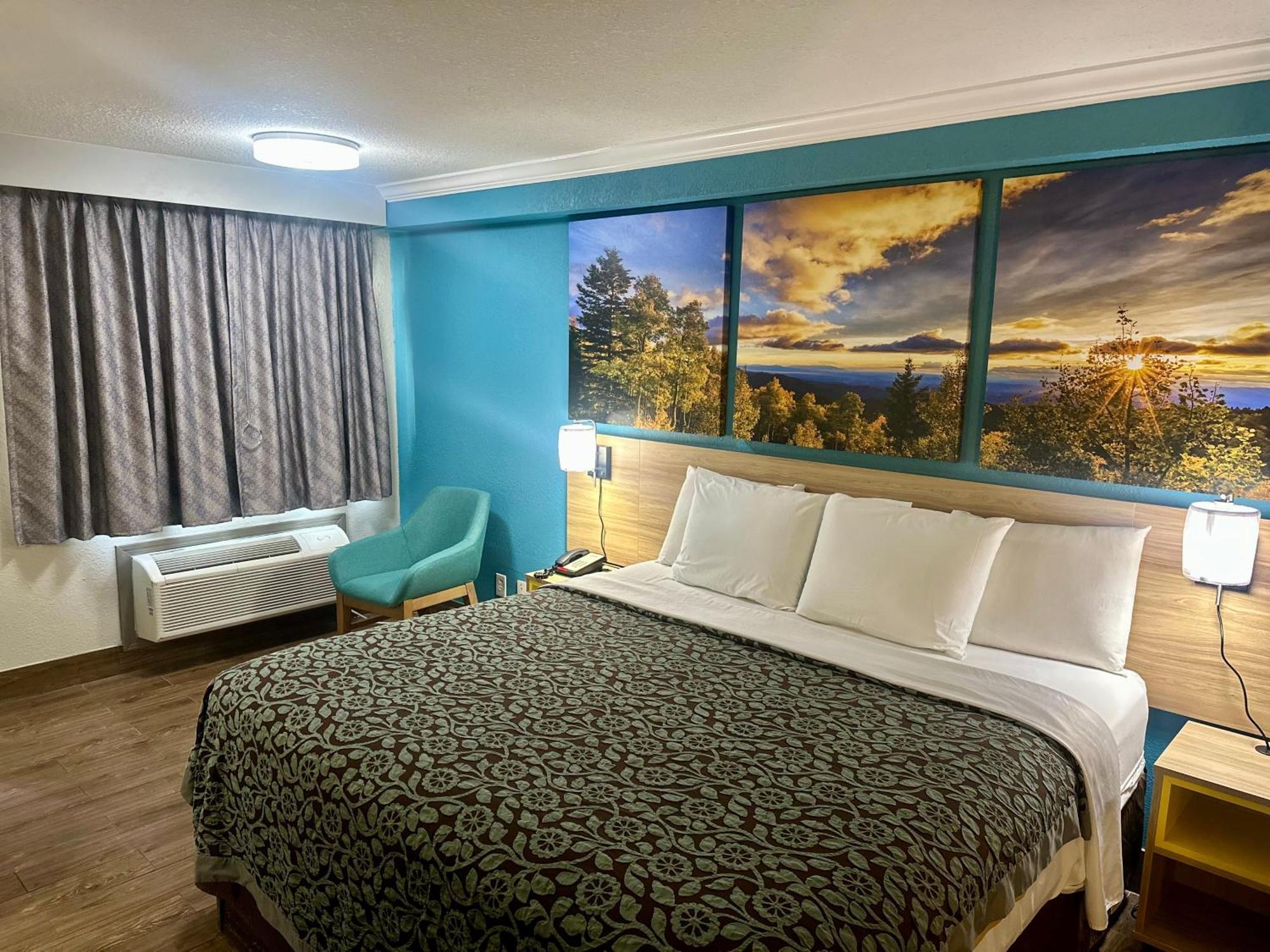 Days Inn By Wyndham Houston East Esterno foto