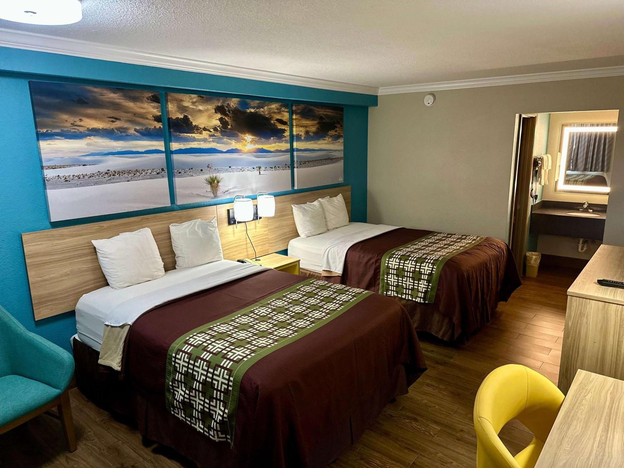 Days Inn By Wyndham Houston East Esterno foto